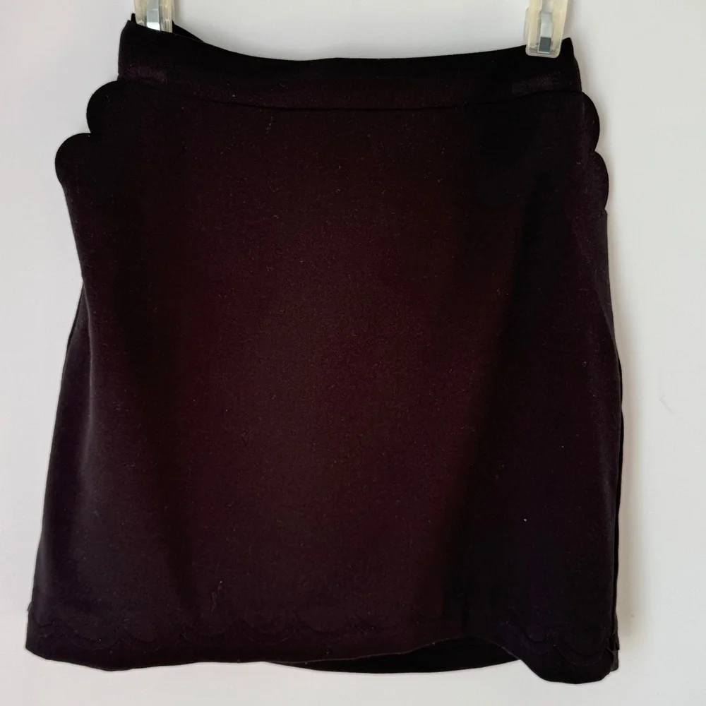 Banana Republic Black Scalloped Mini Skirt Size 8
